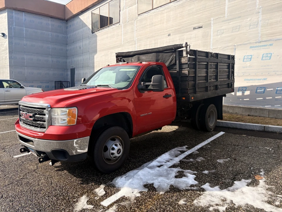 2011 GMC Sierra Heavy Duty 3rd Gen - Image 2 of 16