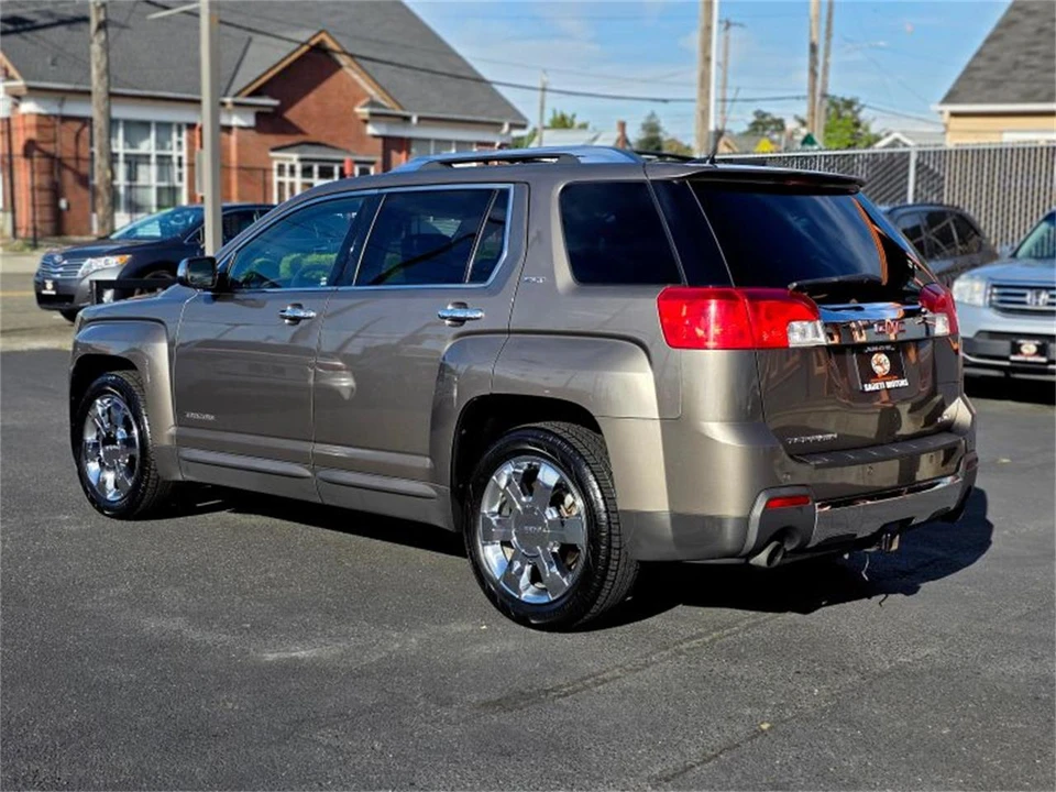 2011 GMC Terrain - Image 3 of 21