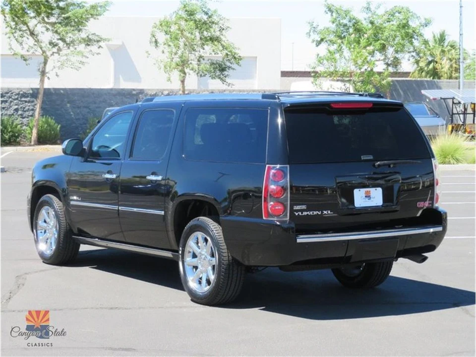 2011 GMC Yukon 3rd Gen - Image 12 of 31
