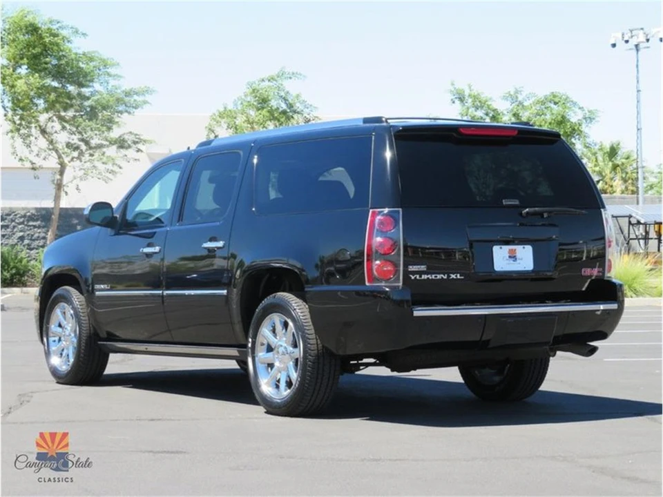 2011 GMC Yukon 3rd Gen - Image 13 of 31