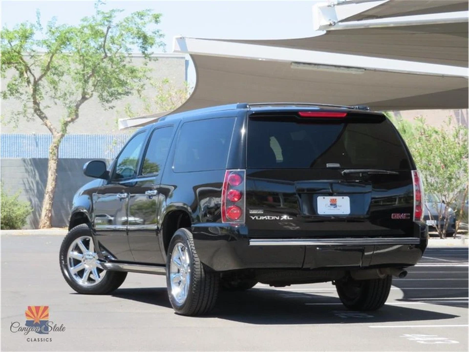 2011 GMC Yukon 3rd Gen - Image 4 of 31