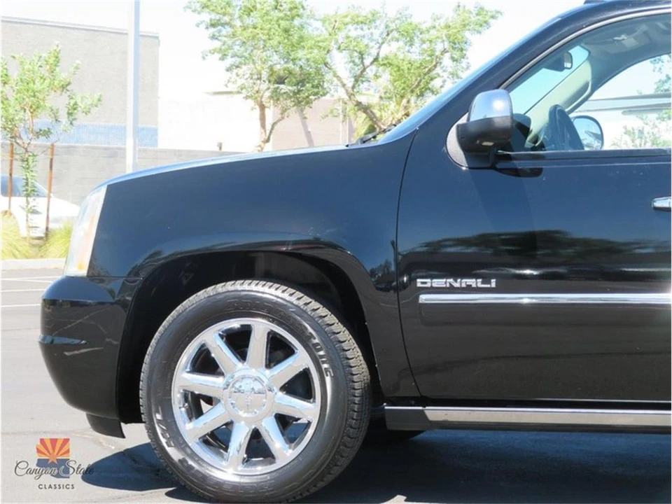 2011 GMC Yukon 3rd Gen - Image 15 of 31