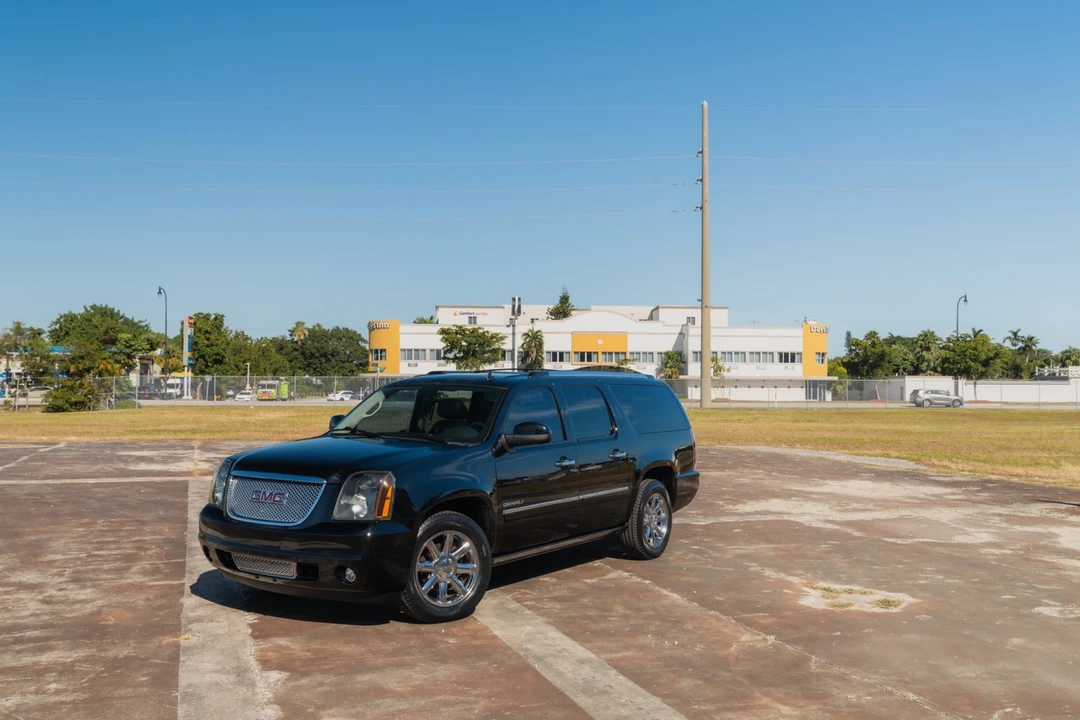 2011 GMC Yukon 3rd Gen - Image 5 of 31