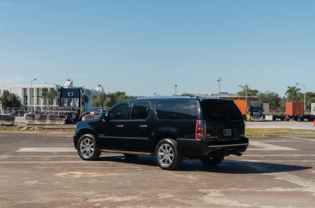 2011 GMC Yukon 3rd Gen - Image 8 of 31