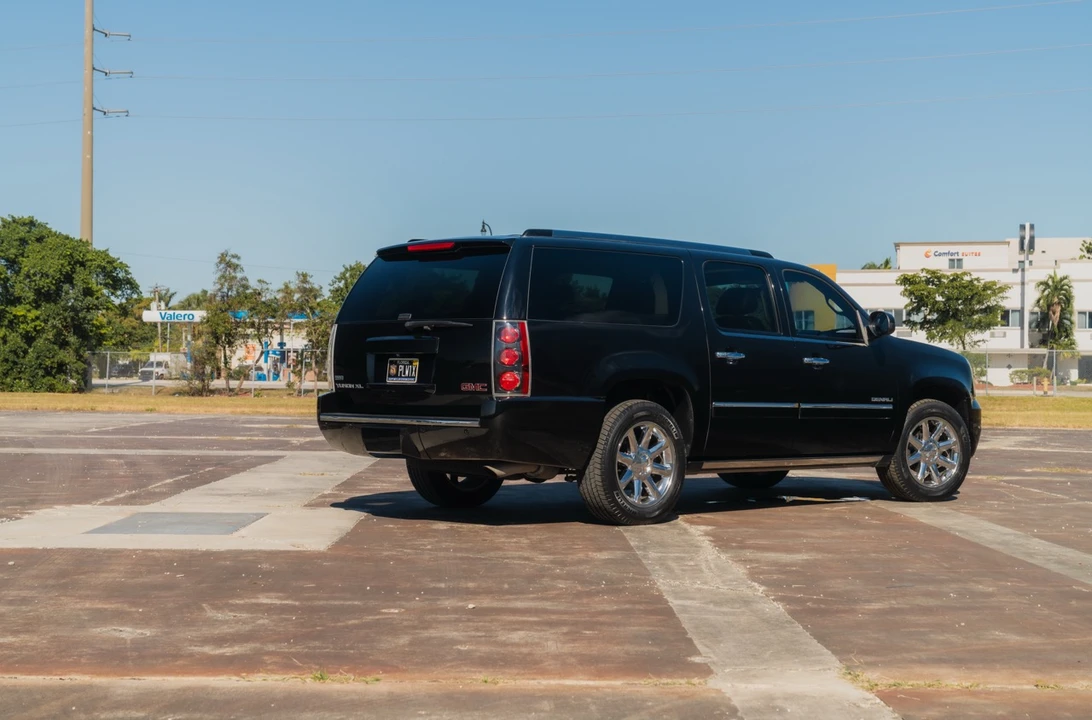 2011 GMC Yukon 3rd Gen - Image 13 of 31