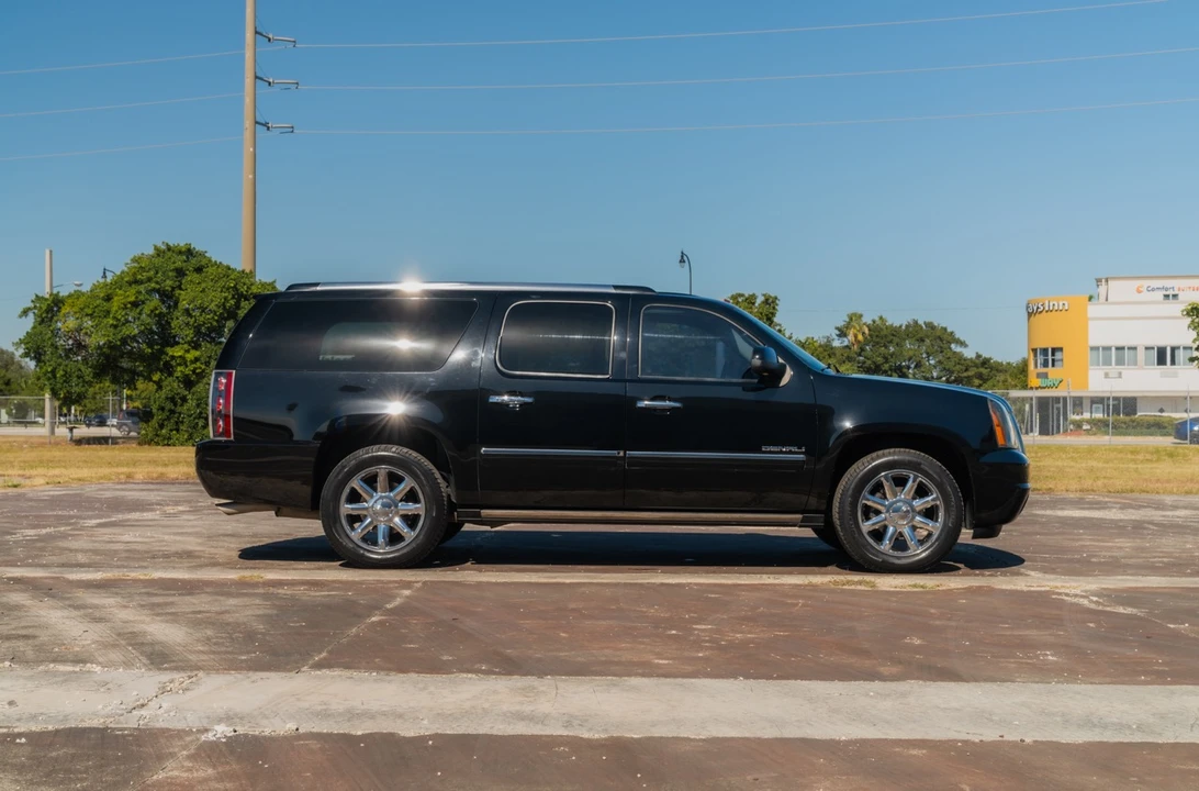 2011 GMC Yukon 3rd Gen - Image 14 of 31