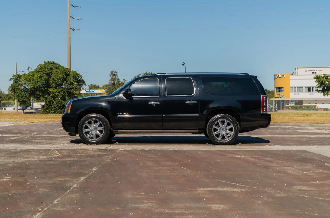 2011 GMC Yukon 3rd Gen - Image 7 of 31