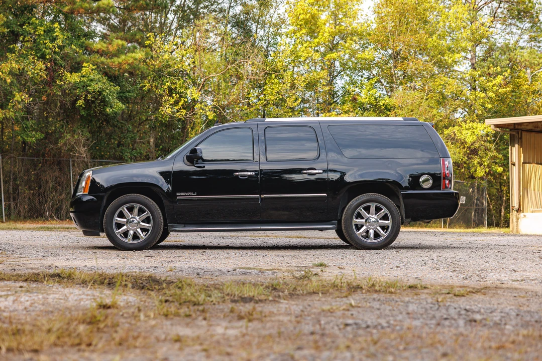 2011 GMC Yukon 3rd Gen - Image 6 of 31
