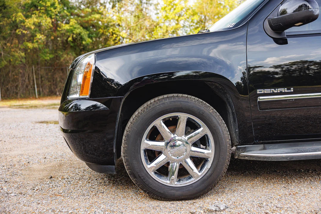 2011 GMC Yukon 3rd Gen - Image 25 of 31