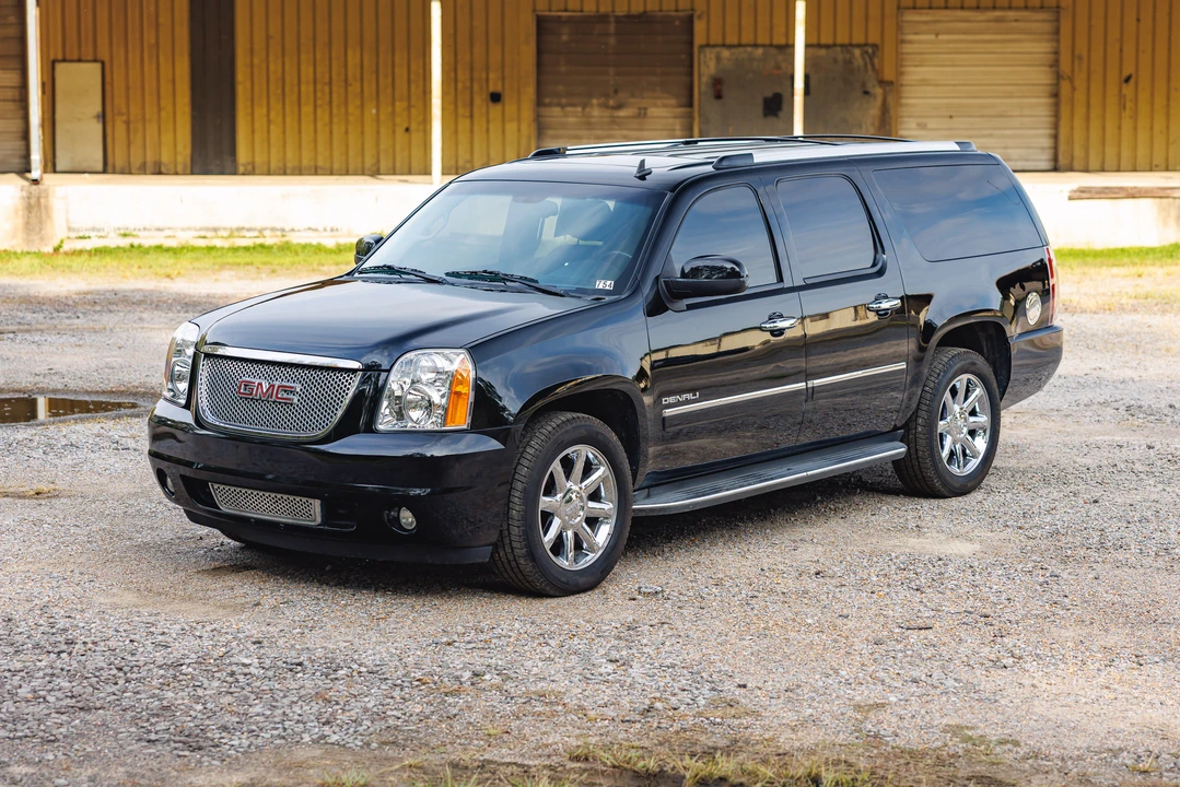 2011 GMC Yukon 3rd Gen - Image 4 of 31