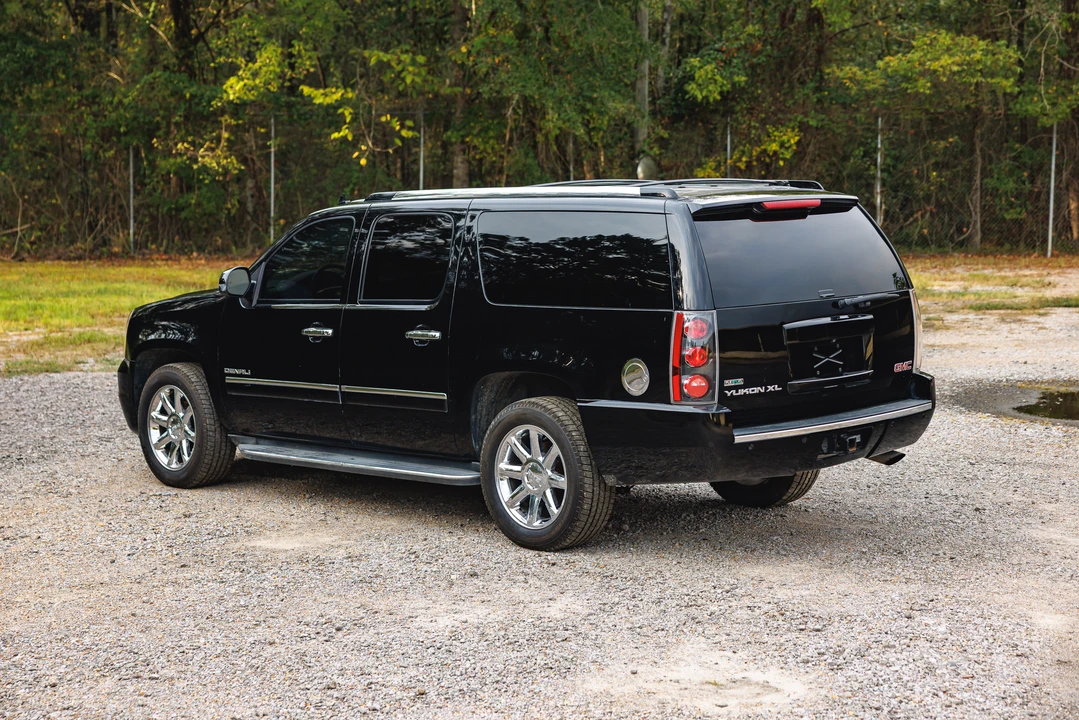 2011 GMC Yukon 3rd Gen - Image 8 of 31