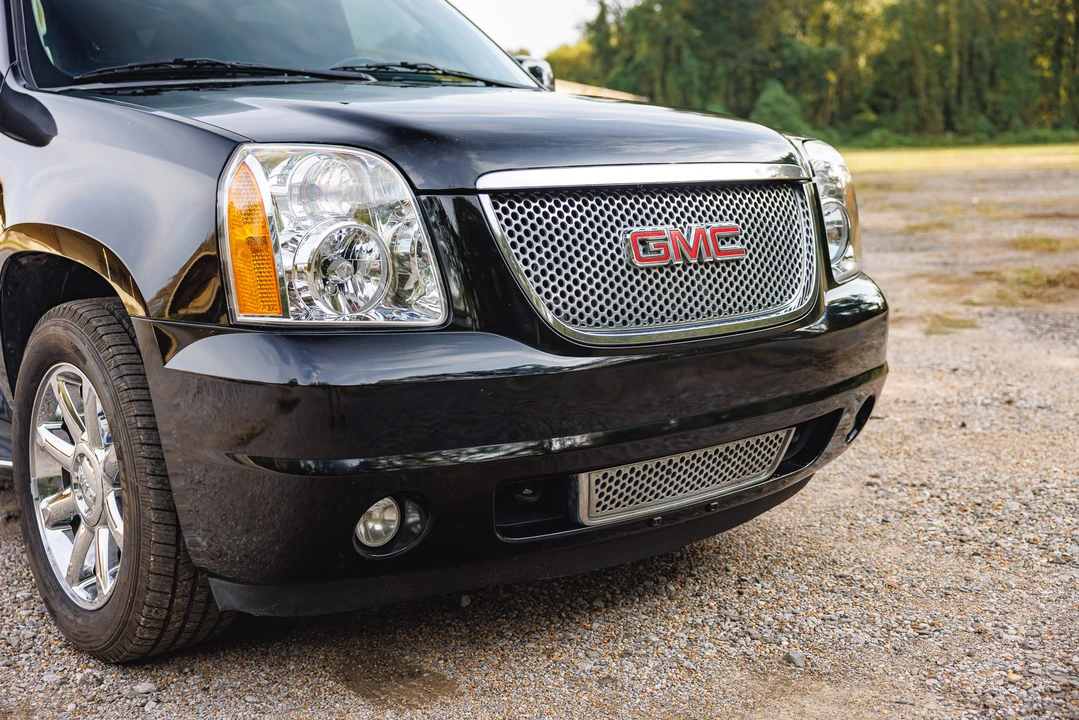 2011 GMC Yukon 3rd Gen - Image 13 of 31