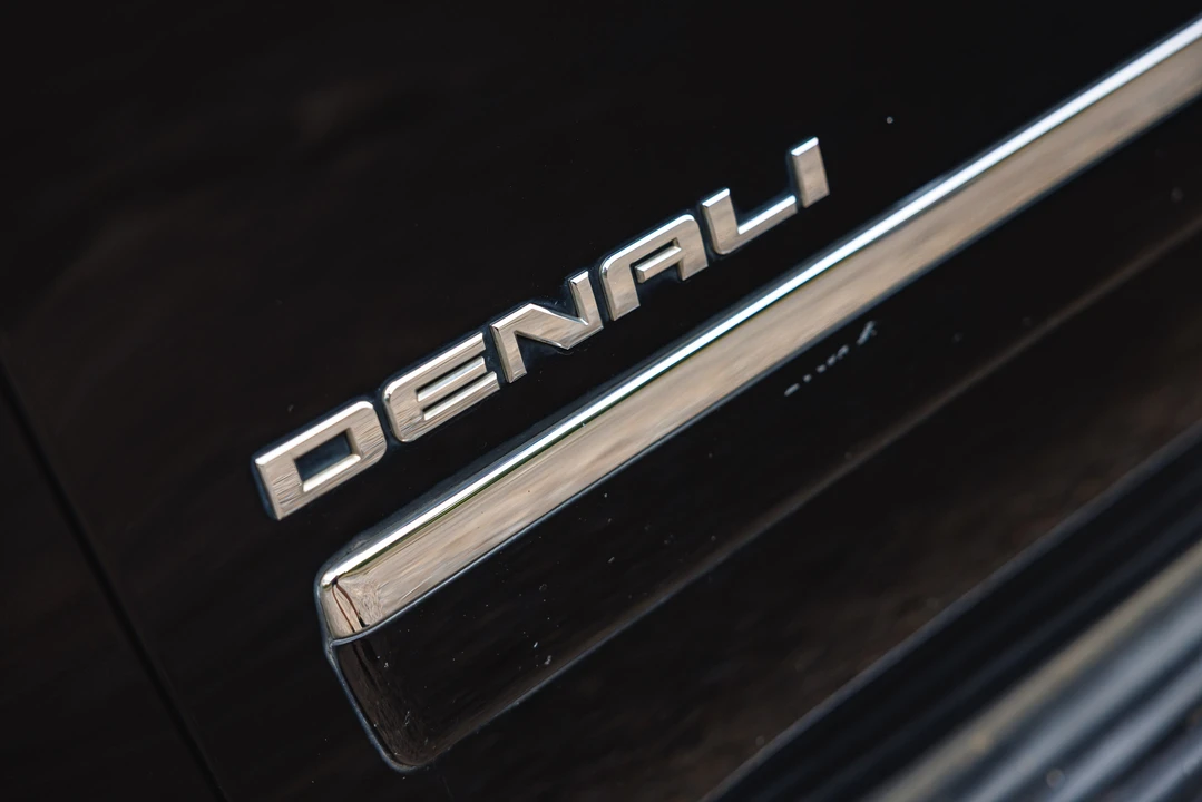 2011 GMC Yukon 3rd Gen - Image 30 of 31