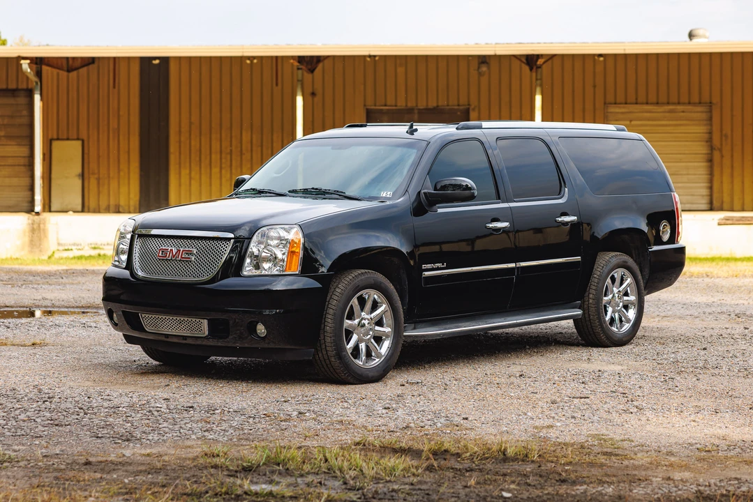 2011 GMC Yukon 3rd Gen - Image 3 of 31