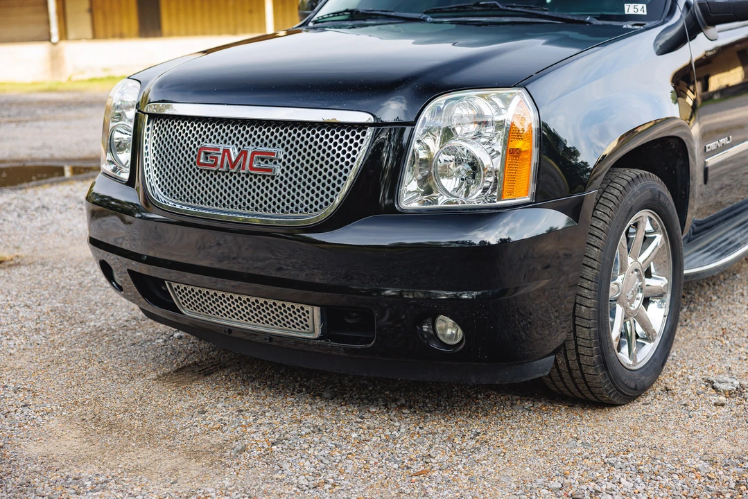 2011 GMC Yukon 3rd Gen - Image 12 of 31
