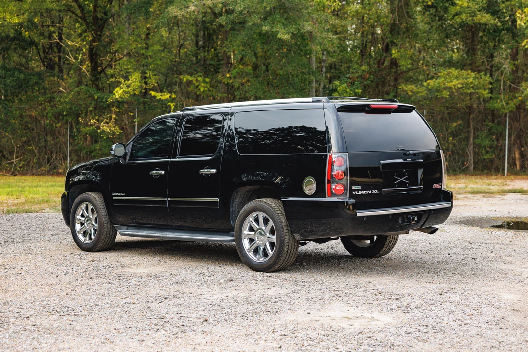 2011 GMC Yukon 3rd Gen - Image 7 of 31