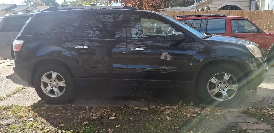 2011 GMC Acadia - Image 3 of 12