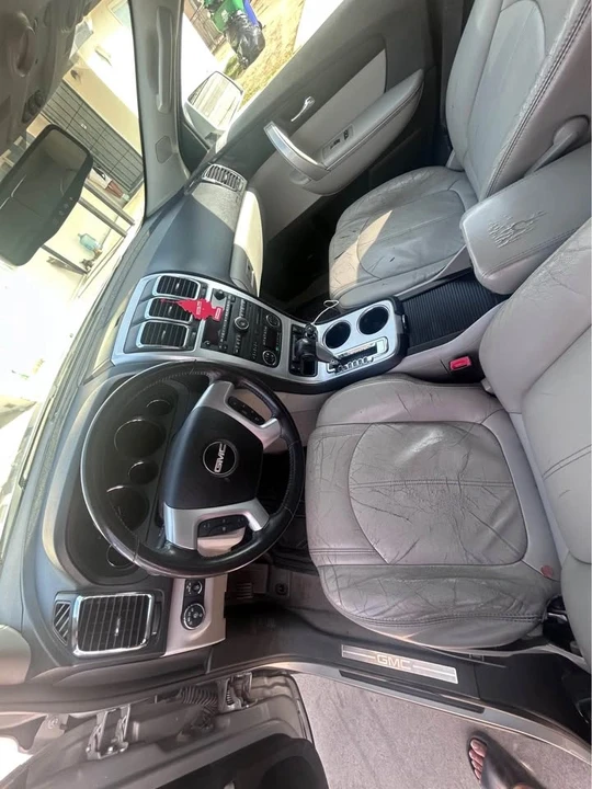 2011 GMC Acadia - Image 10 of 12