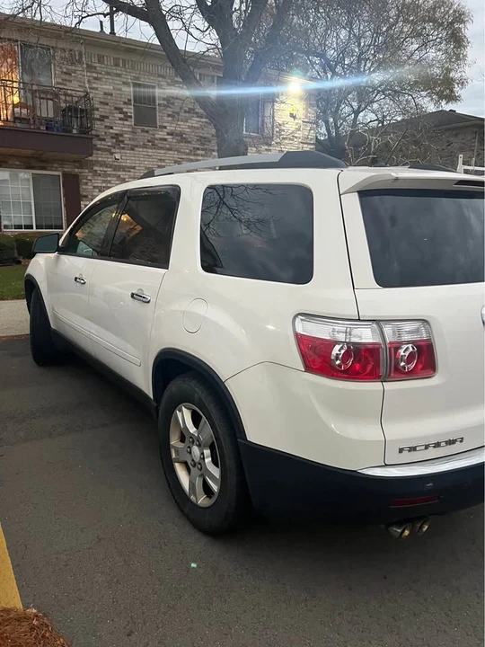 2011 GMC Acadia - Image 3 of 5