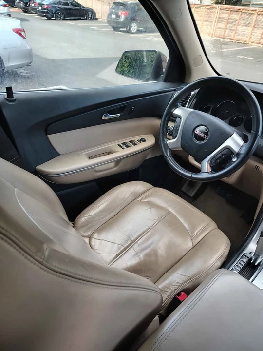 2011 GMC Acadia - Image 3 of 9