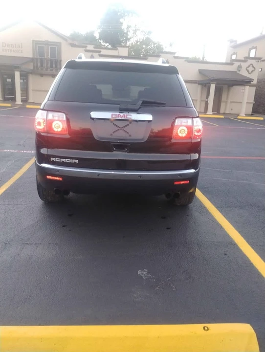 2011 GMC Acadia - Image 3 of 12