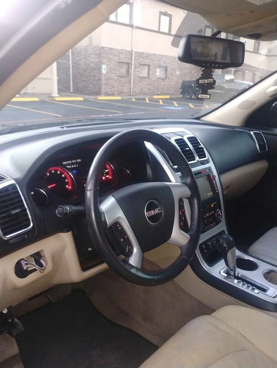 2011 GMC Acadia - Image 6 of 12