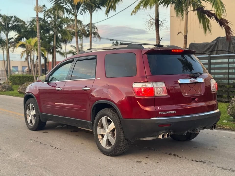 2011 GMC Acadia - Image 11 of 13