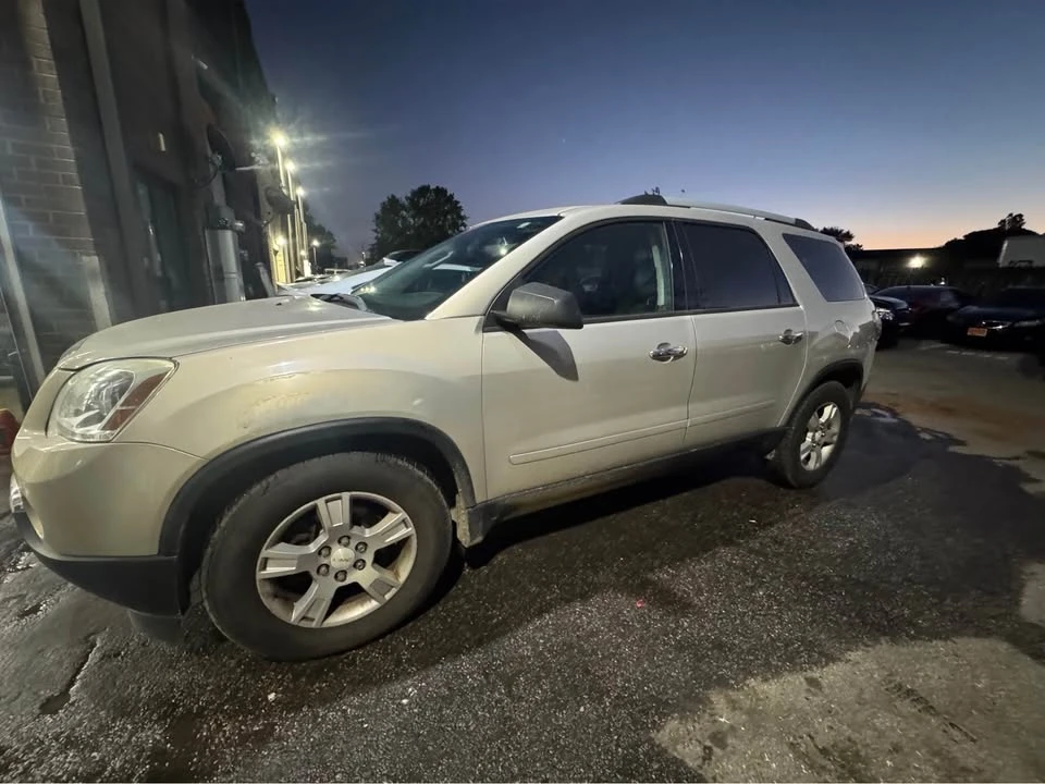 2011 GMC Acadia - Image 2 of 13