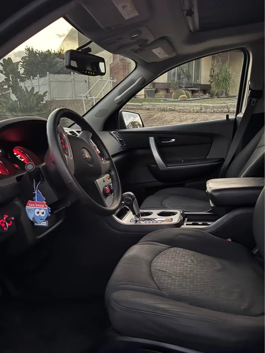 2011 GMC Acadia - Image 5 of 9