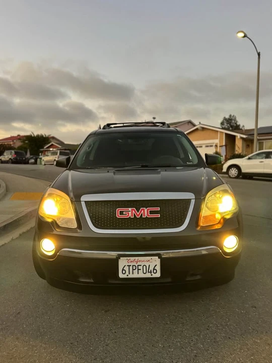 2011 GMC Acadia - Image 2 of 9