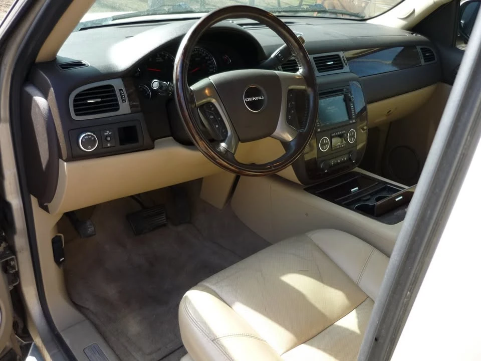 2011 GMC Yukon 3rd Gen - Image 6 of 13
