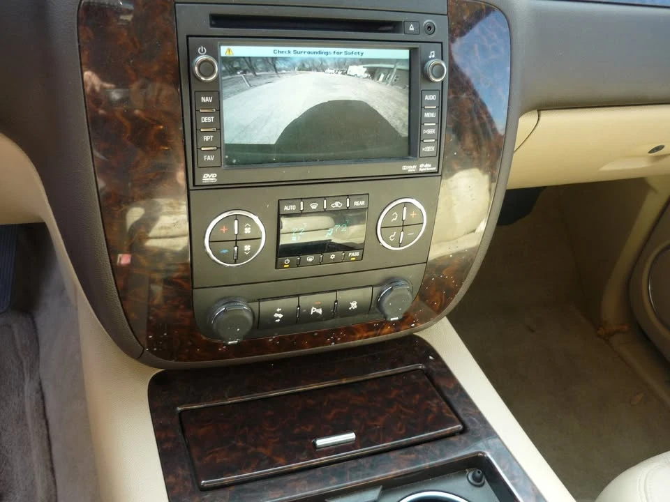 2011 GMC Yukon 3rd Gen - Image 7 of 13