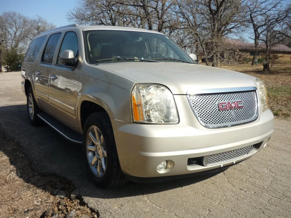 2011 GMC Yukon 3rd Gen - Image 2 of 13