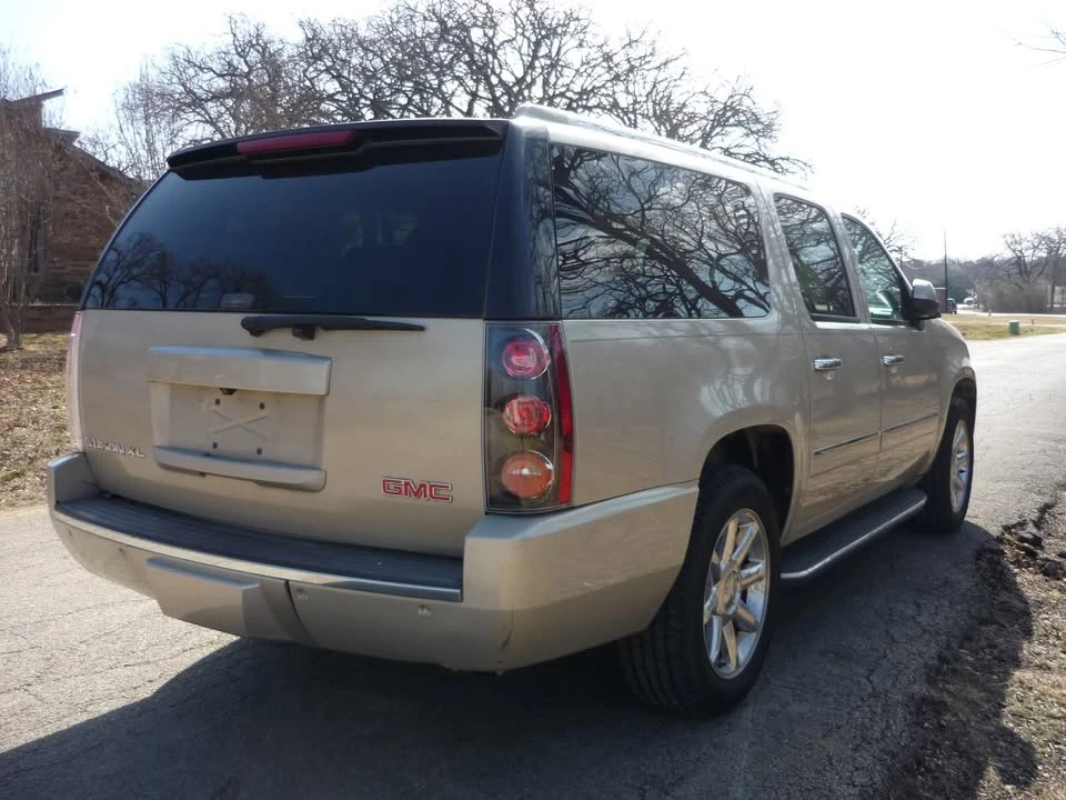 2011 GMC Yukon 3rd Gen - Image 3 of 13