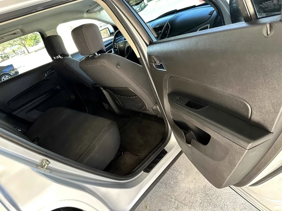2011 GMC Terrain - Image 10 of 12