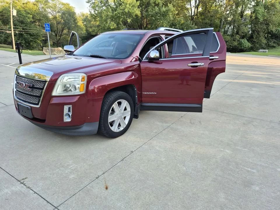 2011 GMC Terrain - Image 2 of 11