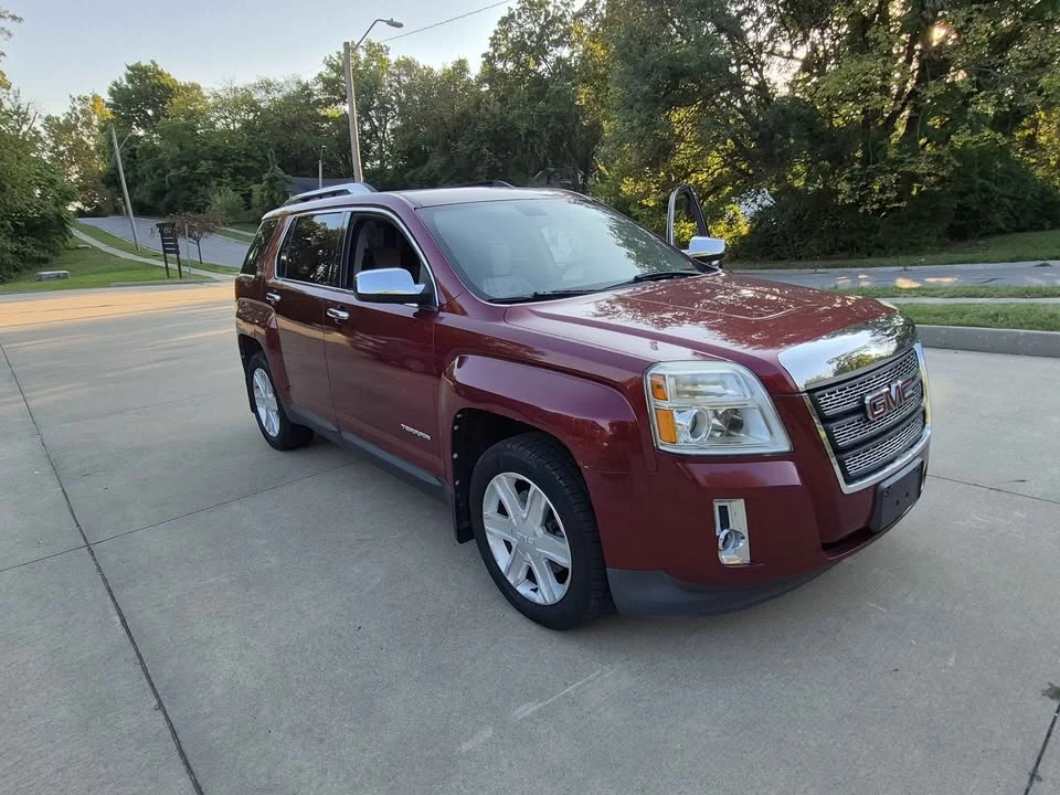 2011 GMC Terrain - Image 3 of 11