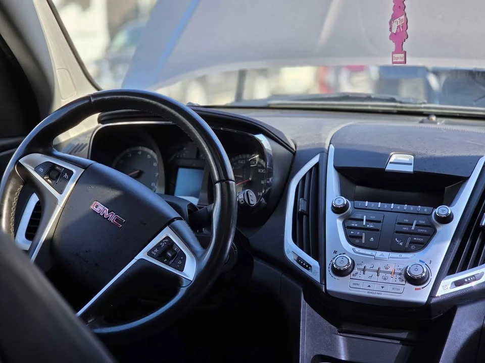 2011 GMC Terrain - Image 4 of 7