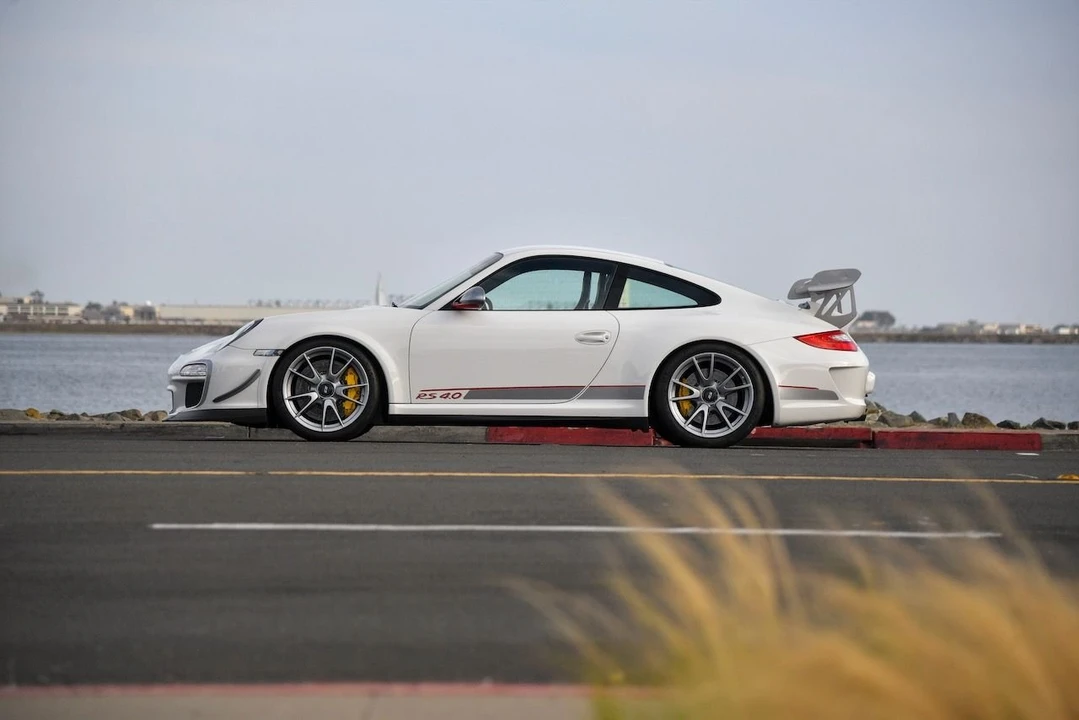 2011 Porsche 997 GT3 RS - Image 2 of 27