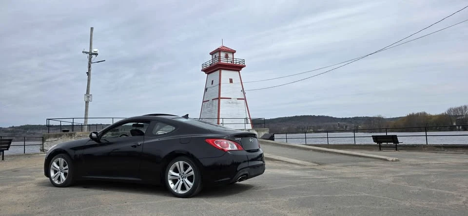 2011 Hyundai Genesis - Image 2 of 9