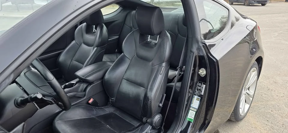 2011 Hyundai Genesis - Image 7 of 9