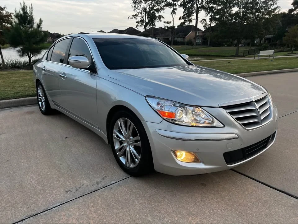 2011 Genesis - Image 2 of 20