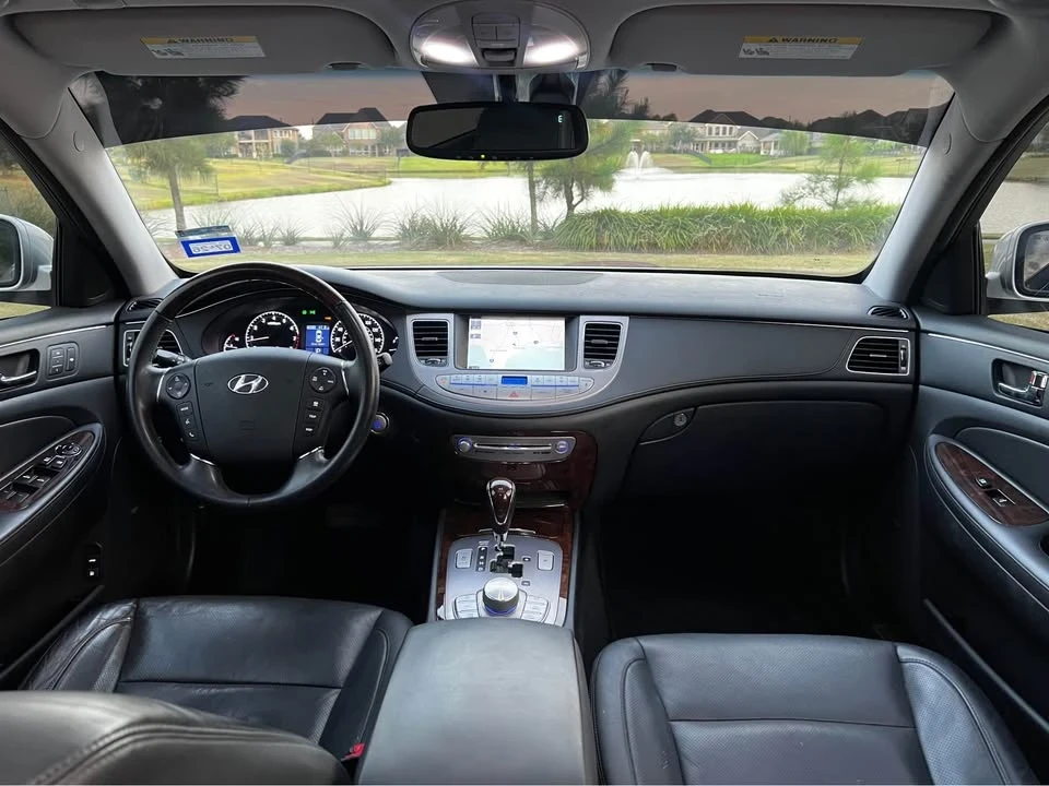 2011 Genesis - Image 7 of 20