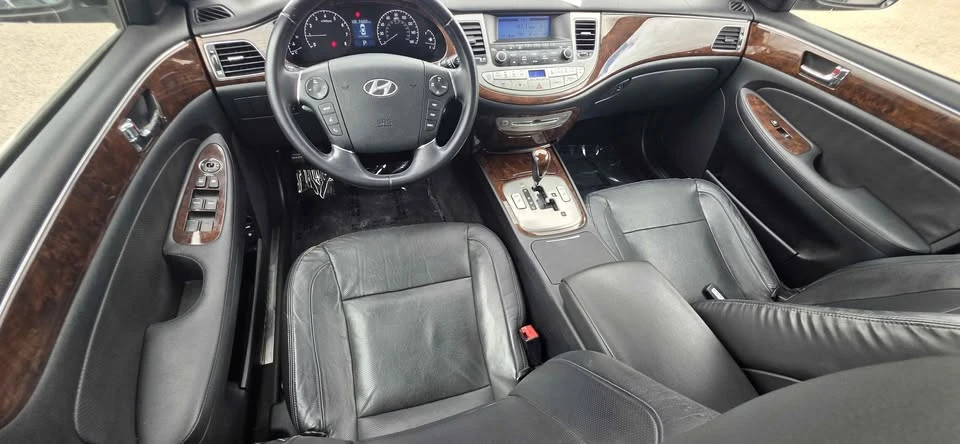2011 Hyundai Genesis - Image 12 of 15