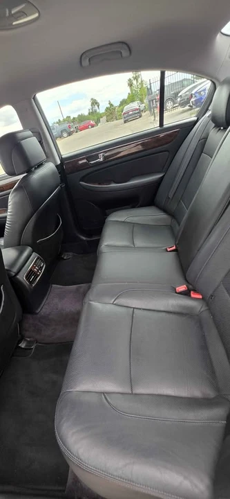 2011 Hyundai Genesis - Image 9 of 15