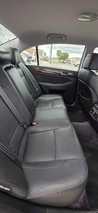 2011 Hyundai Genesis - Image 13 of 15