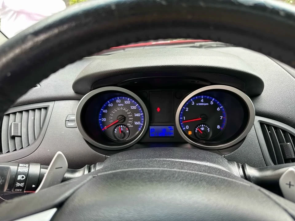 2011 Hyundai Genesis Coupe - Image 8 of 12