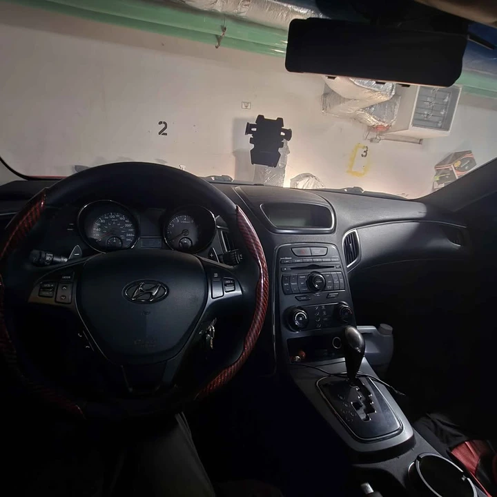 2011 Hyundai Genesis Coupe - Image 7 of 13
