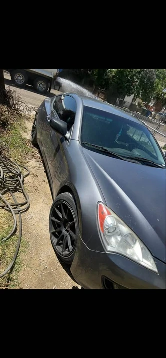 2011 Genesis - Image 6 of 7