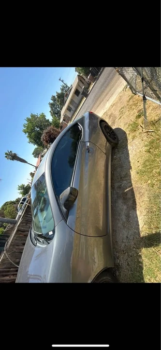 2011 Genesis - Image 7 of 7